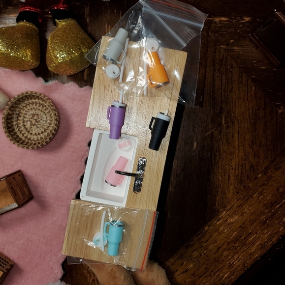 Miniature Accessories for Dolls - Picture 3 of 13